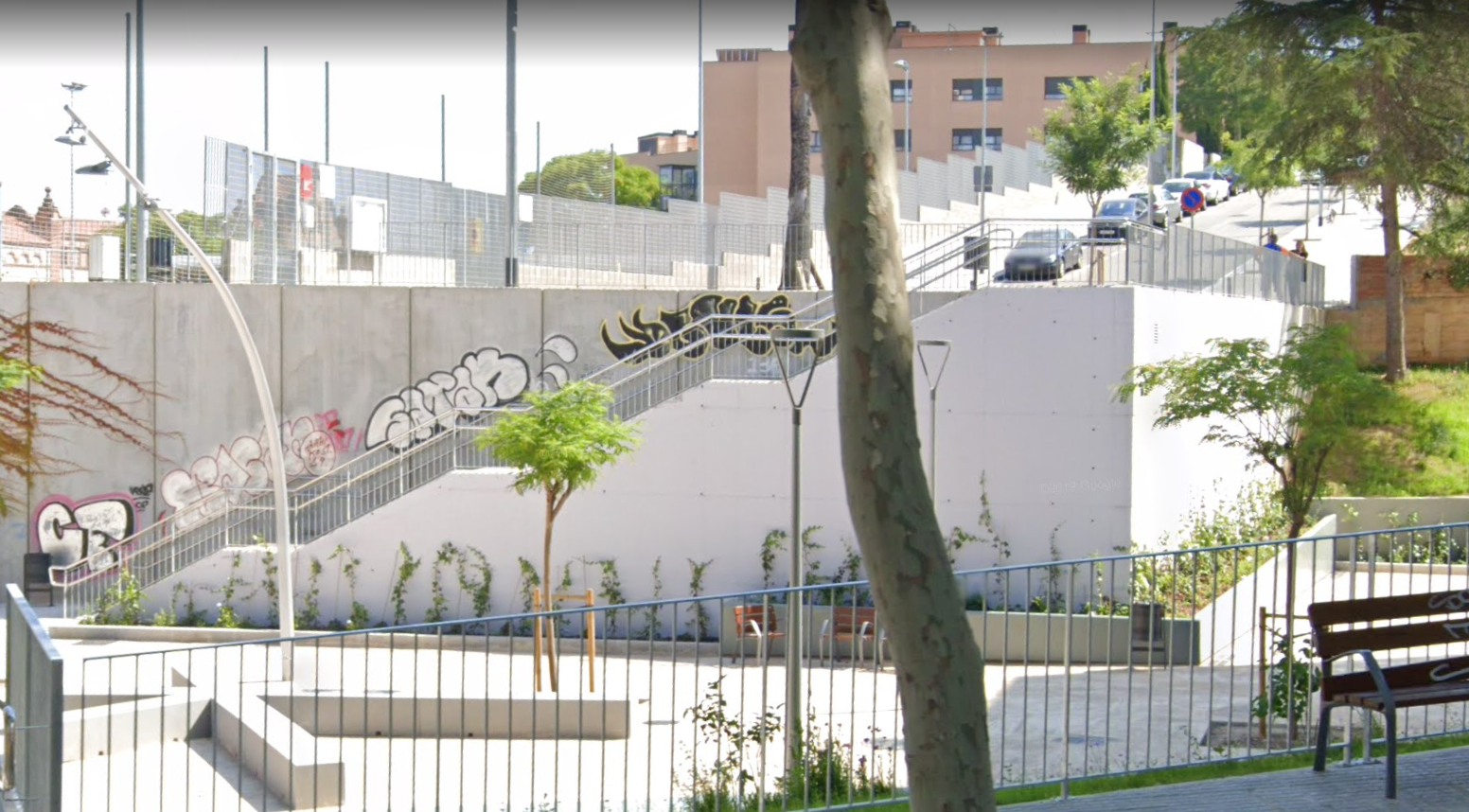 Imatge pels mitjans: Ascensor per connectar el carrer Samaria amb el carrer Judea, des dels Jardins Lledoner