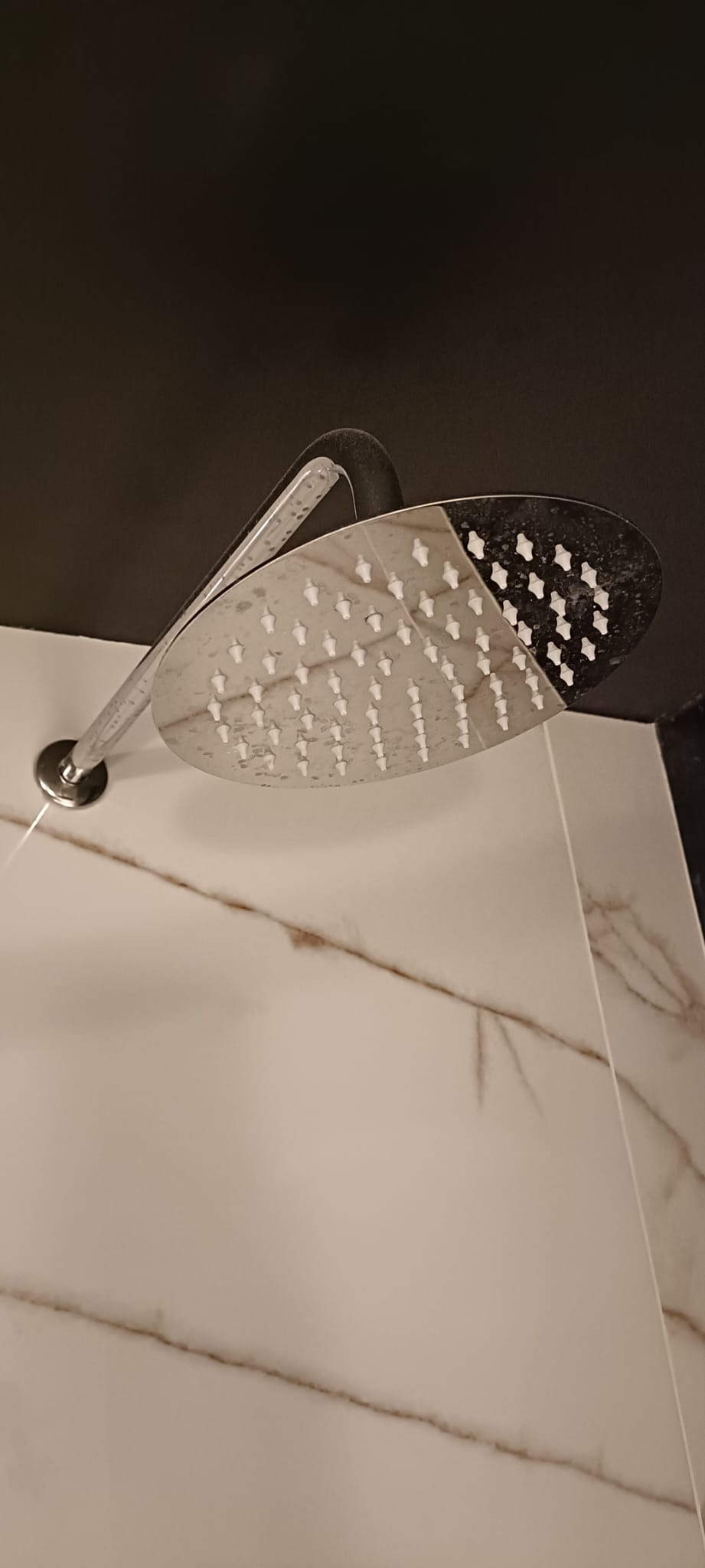 Imatge pels mitjans: Airejadors a les aixetes i les dutxes de l'hotel per limitar cabal